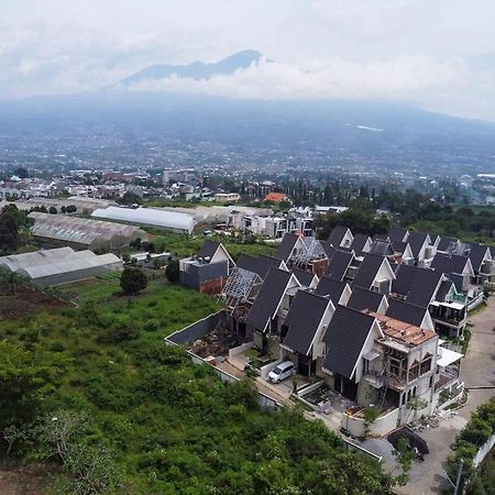 Villa Pak Joni Pasuruan Exteriér fotografie