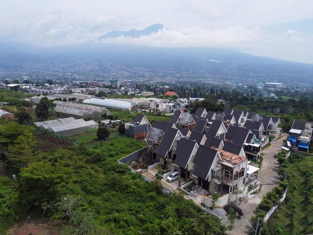 Villa Pak Joni Pasuruan Exteriér fotografie